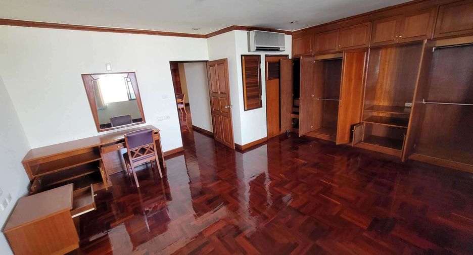 Condo en alquiler de 4 habitaciones en Watthana, Bangkok