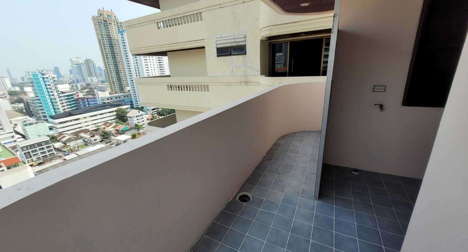 Condo en alquiler de 4 habitaciones en Watthana, Bangkok
