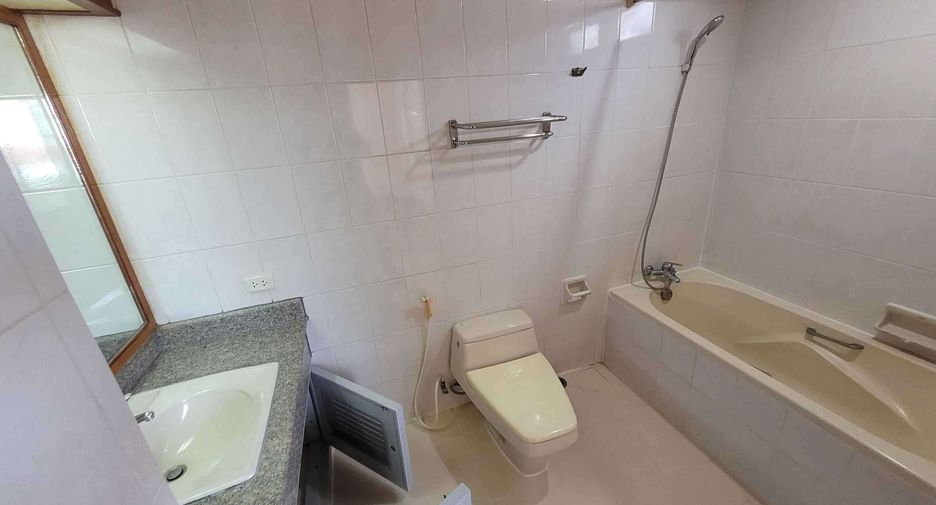 For rent 3 ベッドルーム condo in Watthana, Bangkok