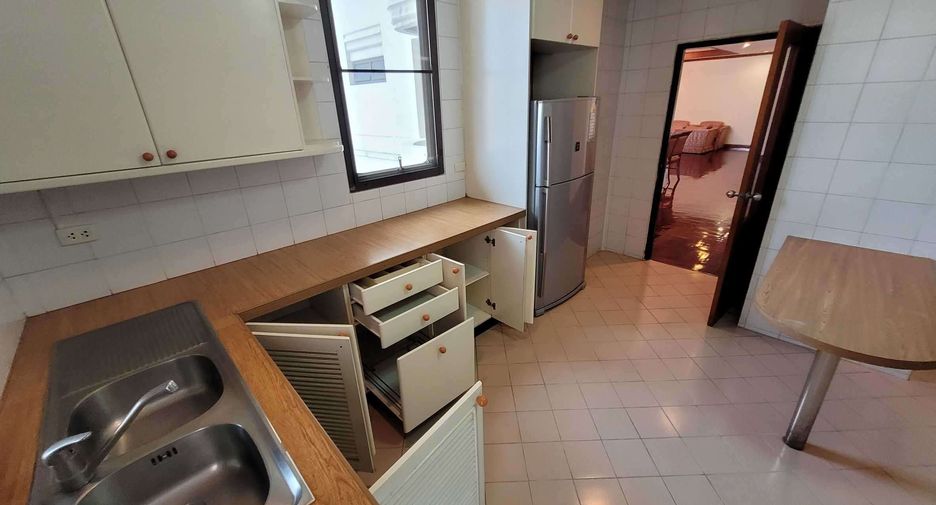 For rent 3 ベッドルーム condo in Watthana, Bangkok