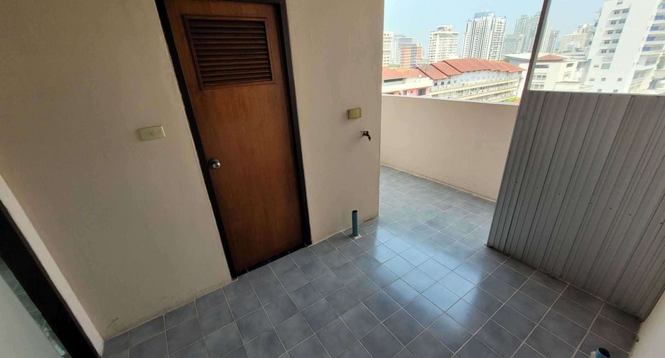 For rent 3 ベッドルーム condo in Watthana, Bangkok