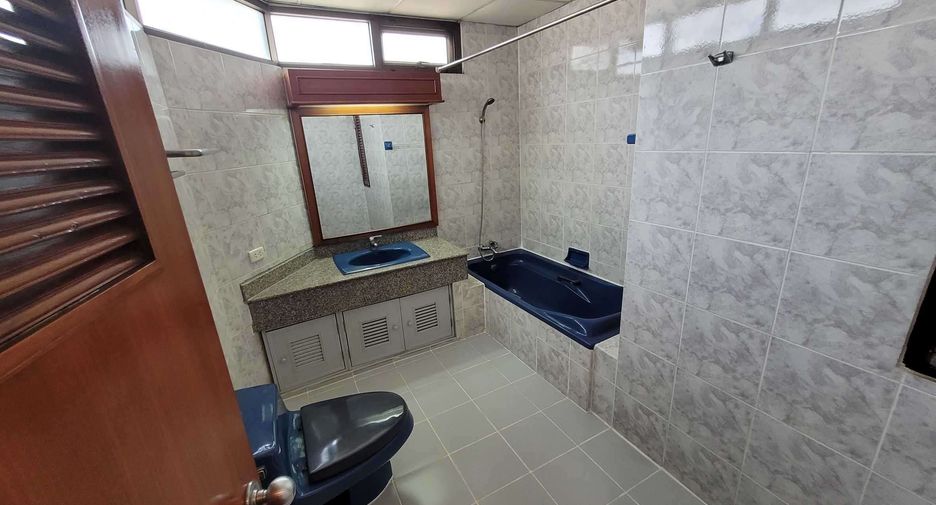 For rent 3 ベッドルーム condo in Watthana, Bangkok