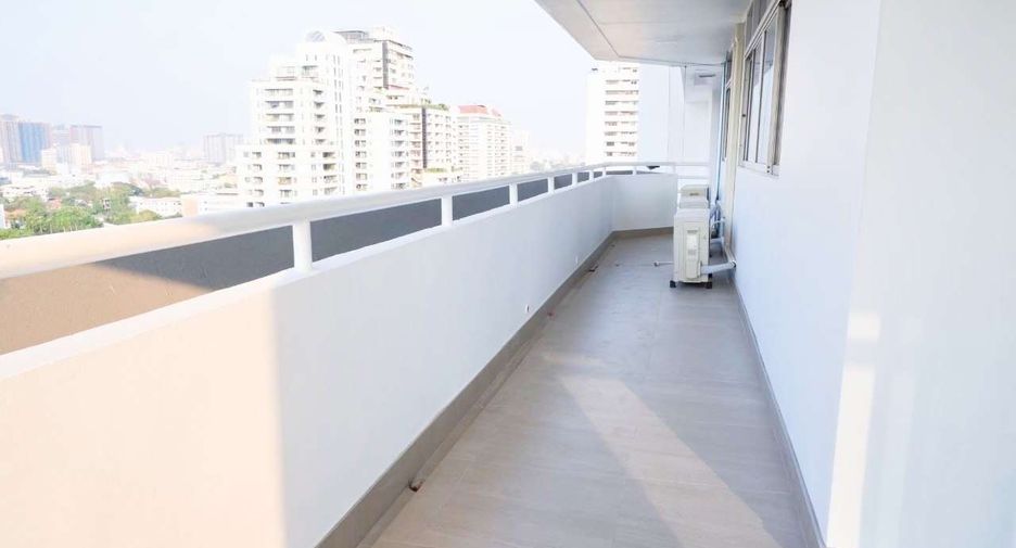 For rent 3 bedrooms condo in Watthana, Bangkok