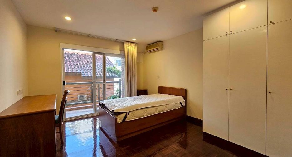 À louer 3 chambres condo à Khlong Toei, Bangkok