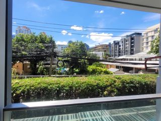 For rent and for sale 1 bed condo in Watthana, Bangkok