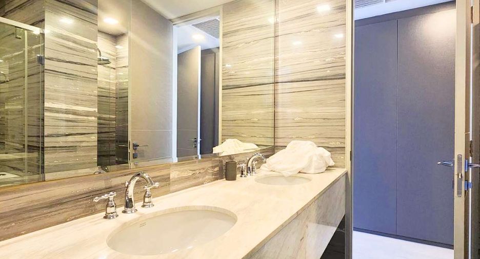 For rent 3 bedrooms condo in Watthana, Bangkok