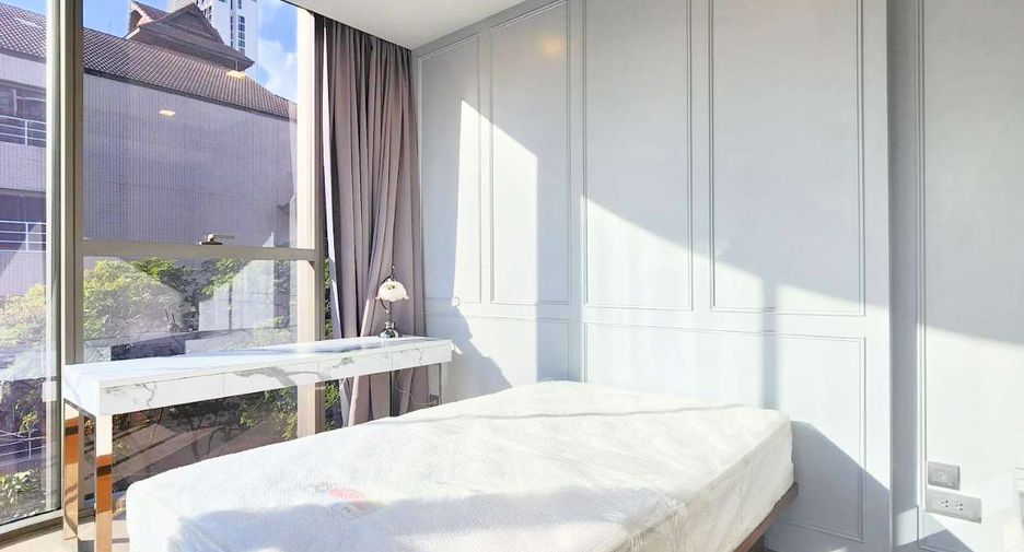 For rent 3 bedrooms condo in Watthana, Bangkok