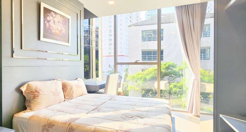For rent 3 bedrooms condo in Watthana, Bangkok