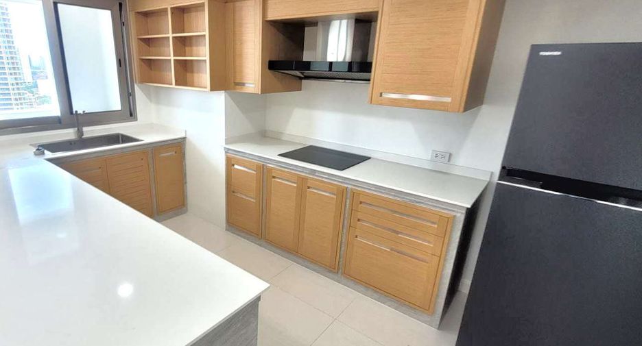 For rent 2 ベッドルーム condo in Watthana, Bangkok