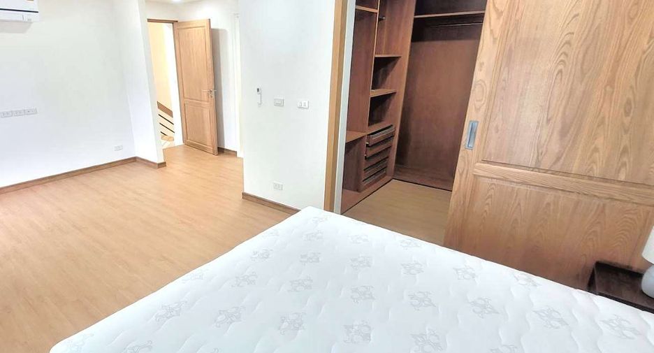 For rent 2 ベッドルーム condo in Watthana, Bangkok