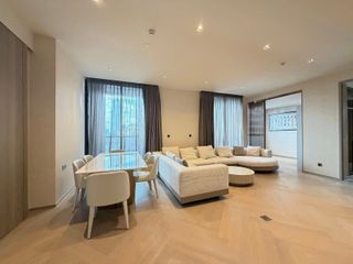 For rent and for sale 4 bedrooms condo in Sathon, Bangkok