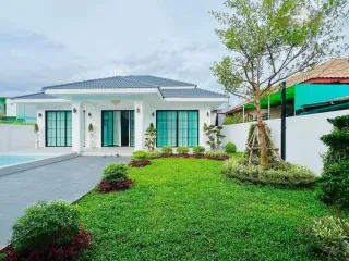For sale 3 ベッドルーム villa in Bang Lamung, Chonburi