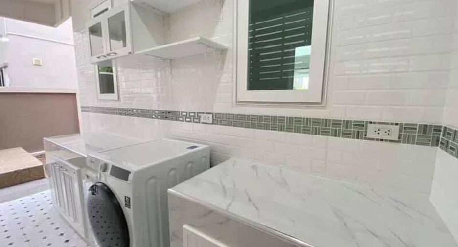 Haus zum Kauf mit 5 Zimmer in Sattahip, Chonburi