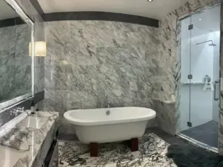 For sale 2 ベッドルーム condo in Sathon, Bangkok