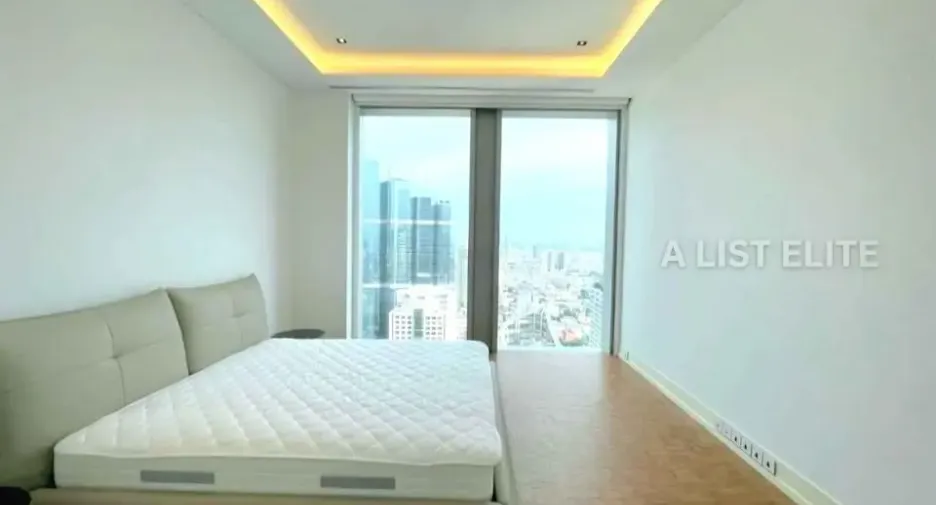 For rent 2 bedrooms condo in Sathon, Bangkok