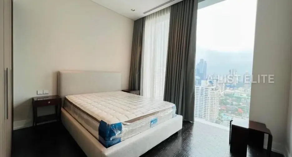 For rent 3 bedrooms condo in Sathon, Bangkok
