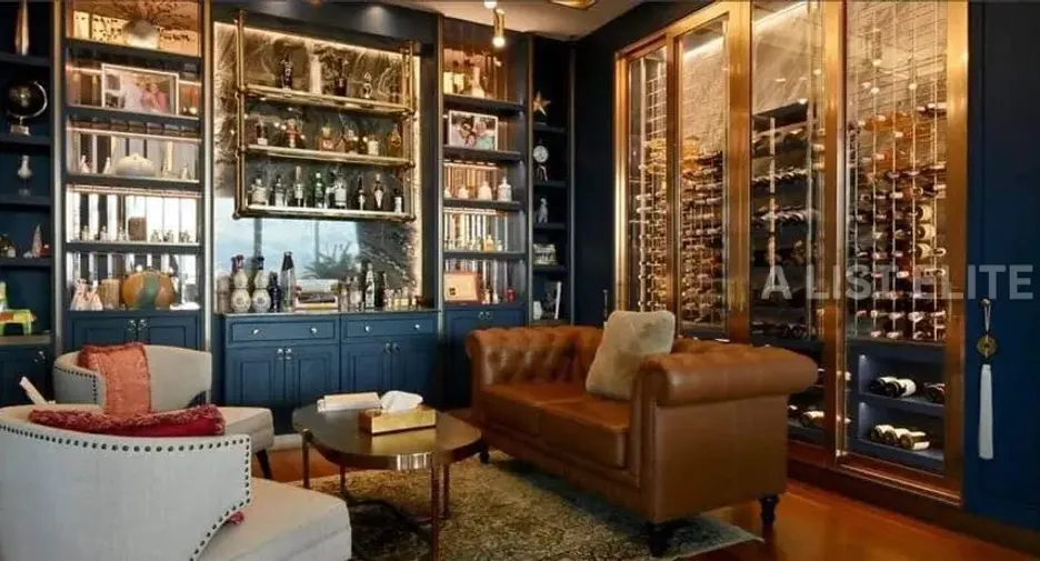 For rent 4 bedrooms condo in Pathum Wan, Bangkok