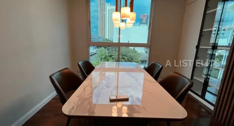 Condo en alquiler de 3 habitaciones en Watthana, Bangkok