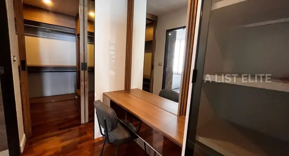 Condo en alquiler de 3 habitaciones en Watthana, Bangkok