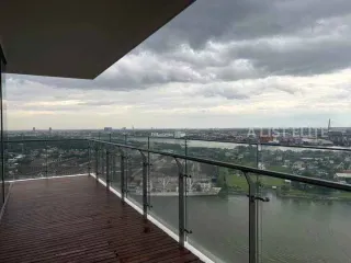 For rent 3 bedrooms condo in Yan Nawa, Bangkok