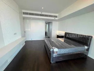 For rent 3 bedrooms condo in Yan Nawa, Bangkok