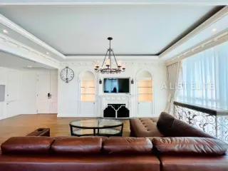 For rent 3 bedrooms condo in Yan Nawa, Bangkok