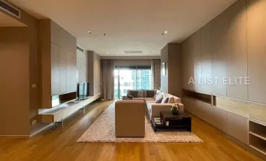 For rent 3 bedrooms condo in Khlong Toei, Bangkok