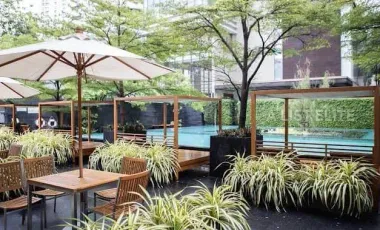 For sale 3 bedrooms condo in Khlong Toei, Bangkok