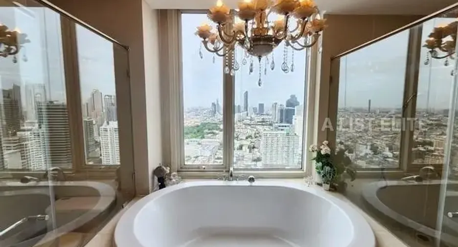 For rent 3 bedrooms condo in Sathon, Bangkok