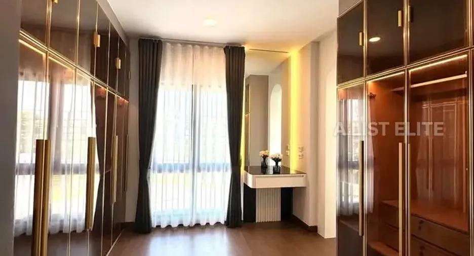 For sale 4 bedrooms house in Bang Phli, Samut Prakan