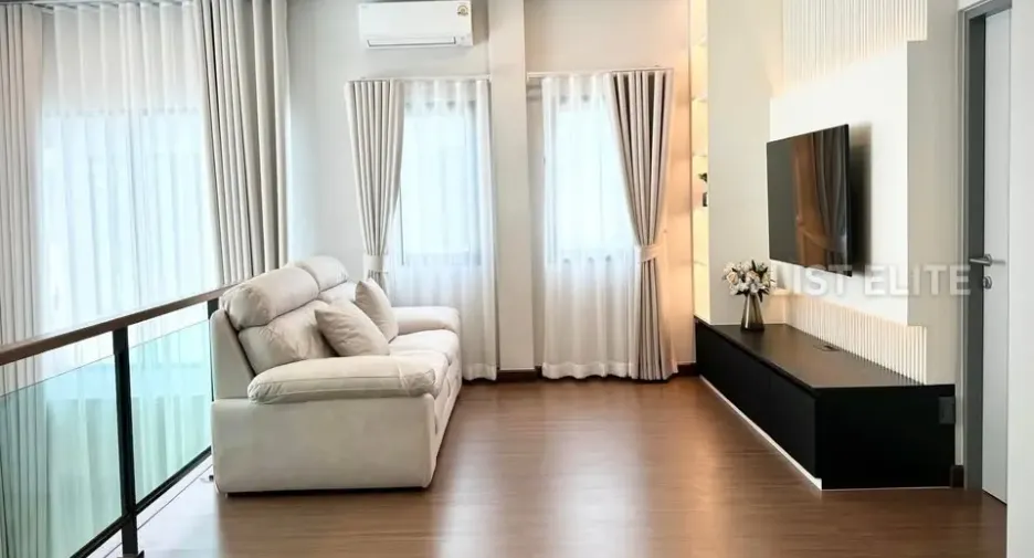 Haus zur Miete mit 4 Zimmer in Bang Phli, Samut Prakan
