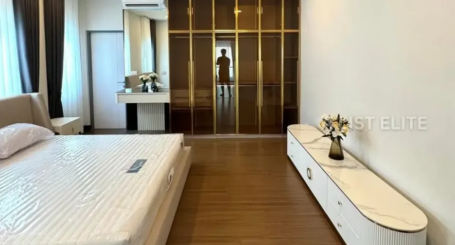 Haus zur Miete mit 4 Zimmer in Bang Phli, Samut Prakan