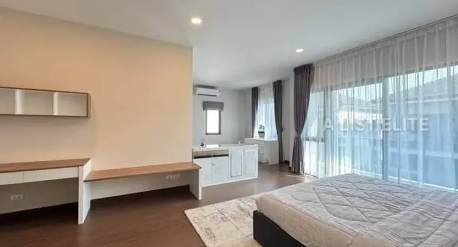 For rent 4 bedrooms house in Bang Phli, Samut Prakan