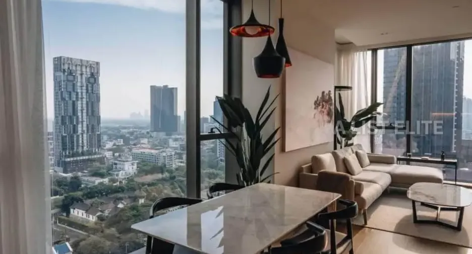 Condo en venta de 2 habitaciones en Khlong Toei, Bangkok