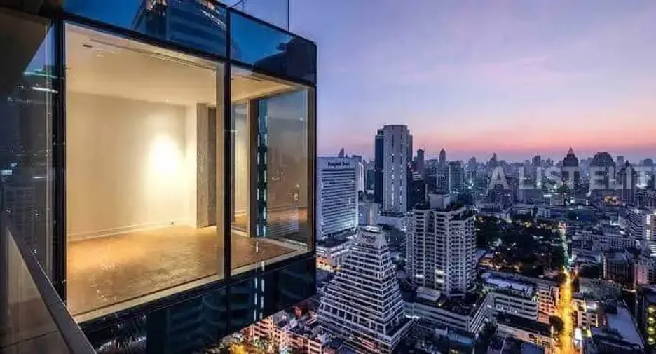 For sale 3 ベッドルーム condo in Sathon, Bangkok
