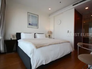 For sale 2 ベッドルーム condo in Sathon, Bangkok