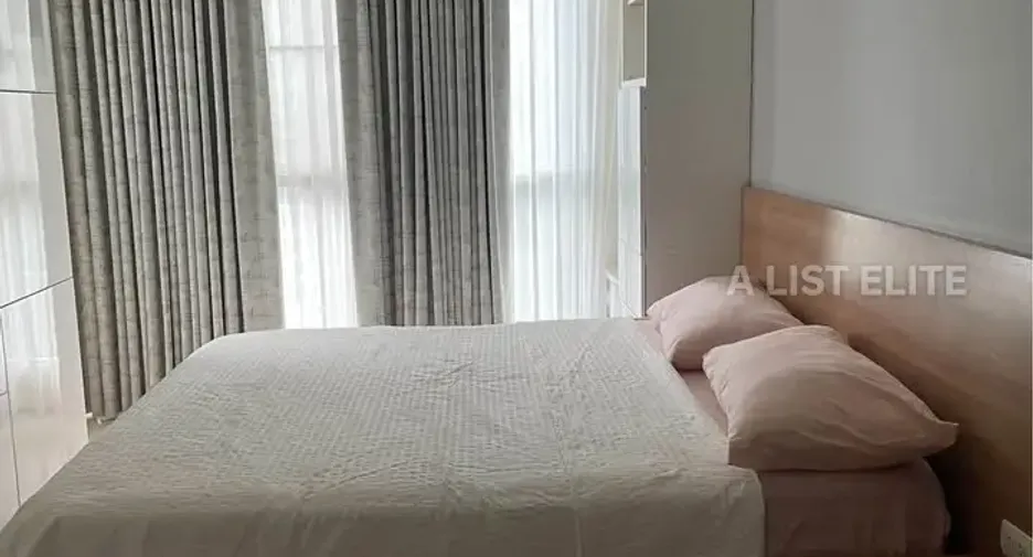 For sale 2 bedrooms condo in Phra Khanong, Bangkok