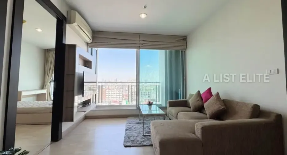 For sale 2 bedrooms condo in Huai Khwang, Bangkok