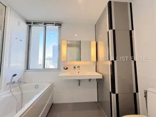 Condo en venta de 2 habitaciones en Huai Khwang, Bangkok