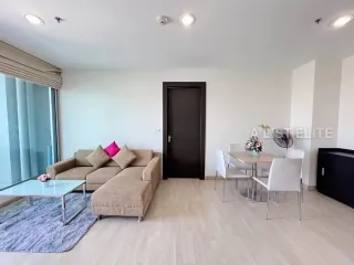 Condo en venta de 2 habitaciones en Huai Khwang, Bangkok