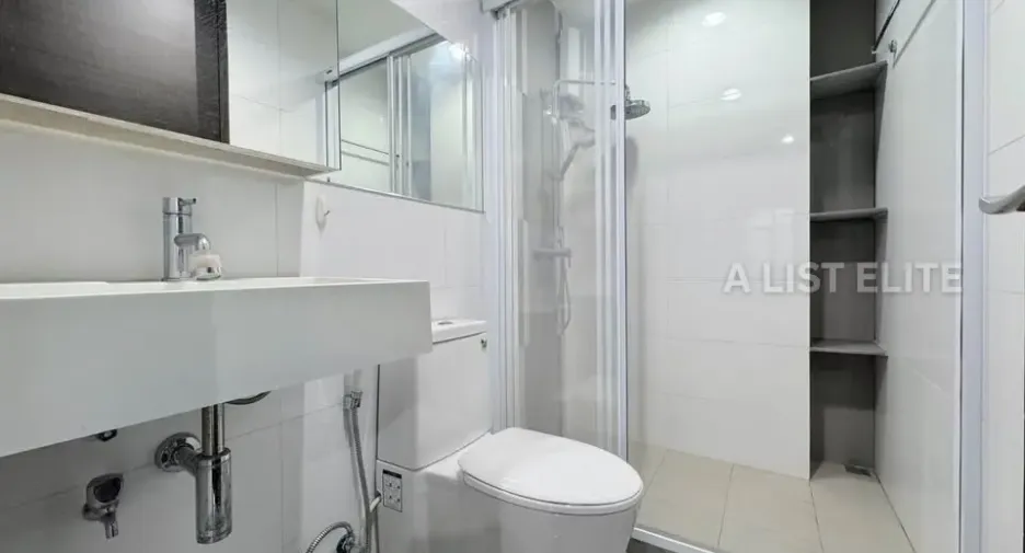 À vendre 2 chambres condo à Huai Khwang, Bangkok