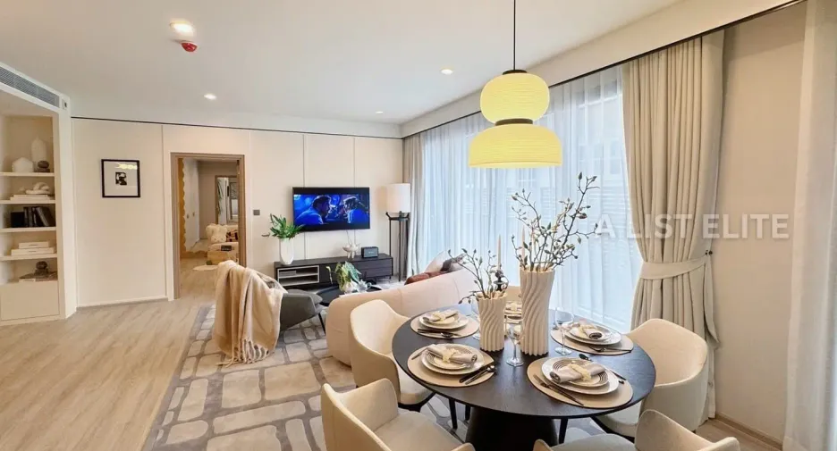 For sale 2 bedrooms condo in Huai Khwang, Bangkok