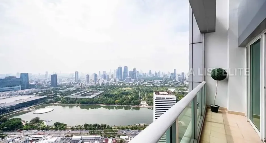 Condo en alquiler de 4 habitaciones en Khlong Toei, Bangkok
