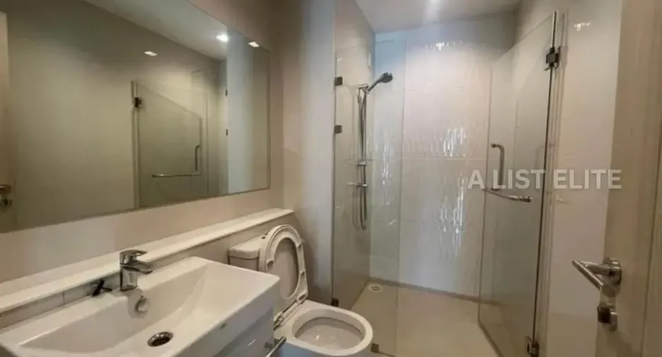 For sale 2 bedrooms condo in Pathum Wan, Bangkok
