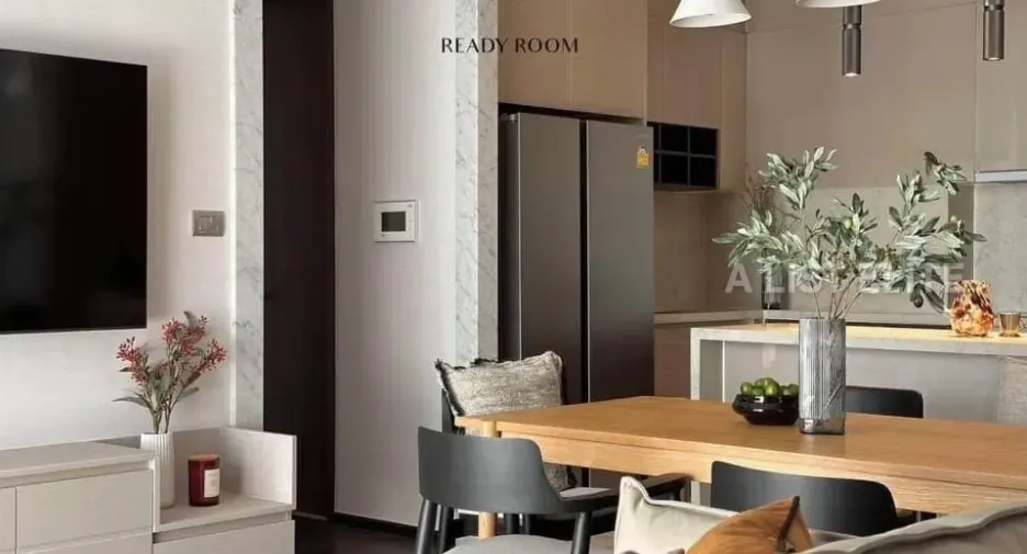 For sale 3 bedrooms condo in Khlong Toei, Bangkok