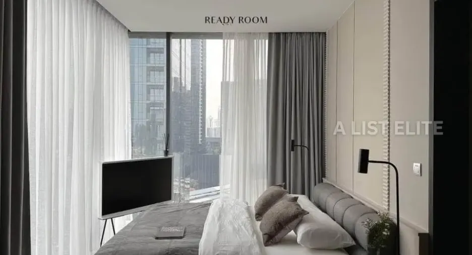 For sale 3 bedrooms condo in Khlong Toei, Bangkok