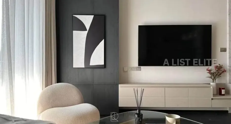For rent 3 bedrooms condo in Khlong Toei, Bangkok