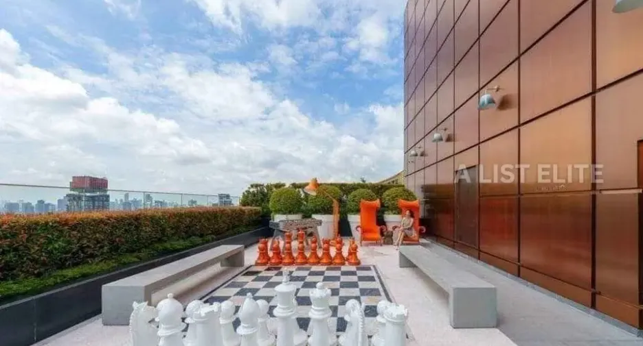 For rent 2 bedrooms condo in Watthana, Bangkok