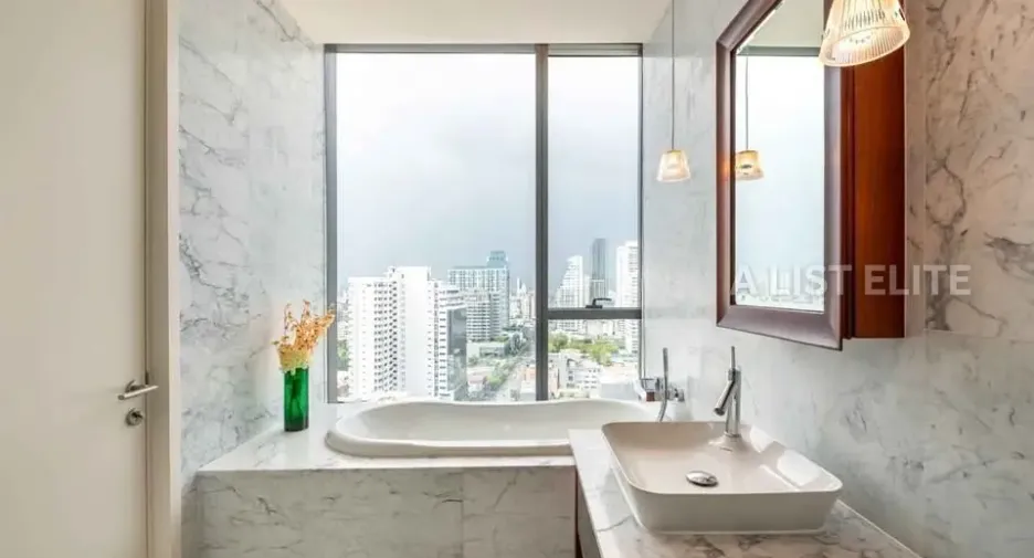 For rent 2 bedrooms condo in Watthana, Bangkok