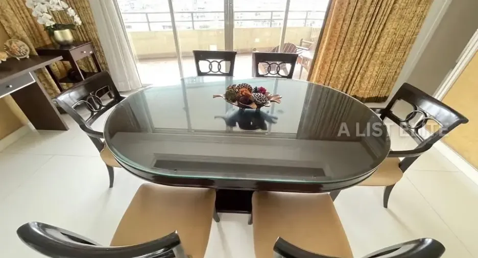 À vendre 3 chambres condo à Watthana, Bangkok